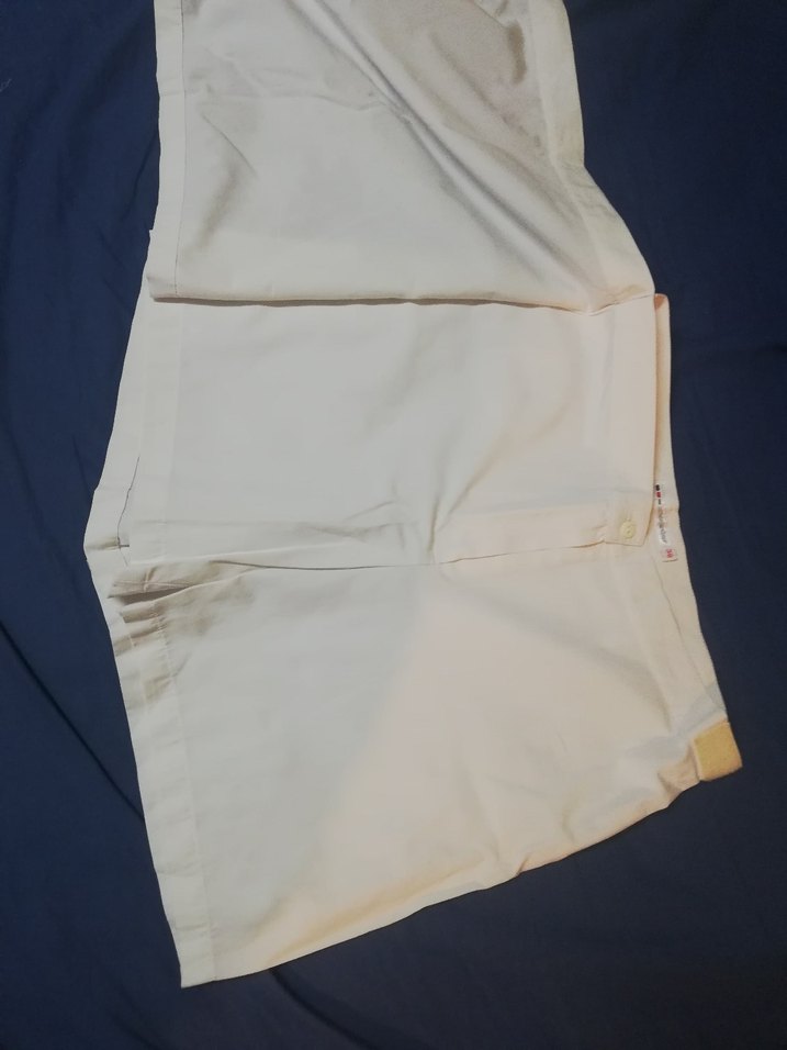 Beyaz Pliseli Hamile Midi Şort - Görsel 3