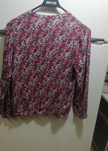 Çiçek Desenli Uzun Kollu V Yaka Gömlek - Görsel 4