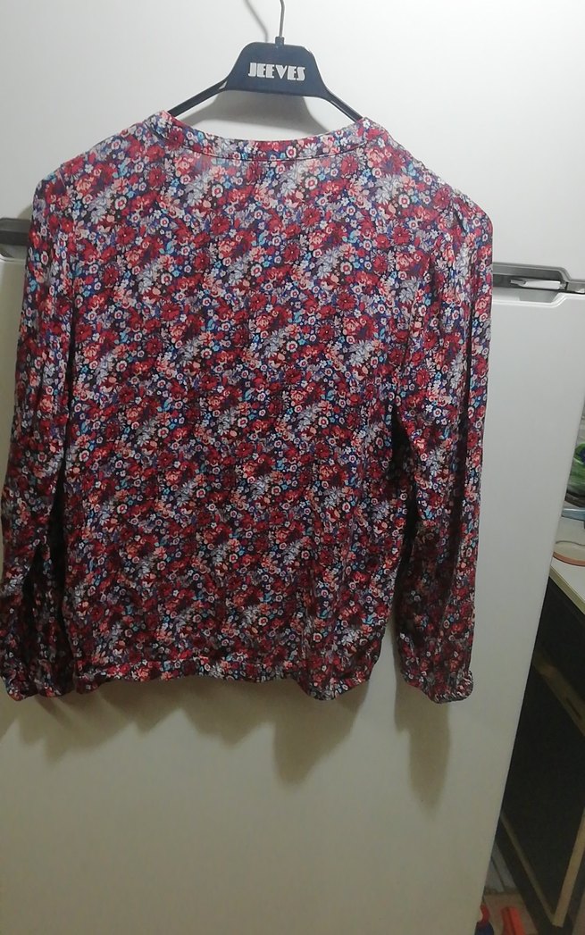 Çiçek Desenli Uzun Kollu V Yaka Gömlek - Görsel 4