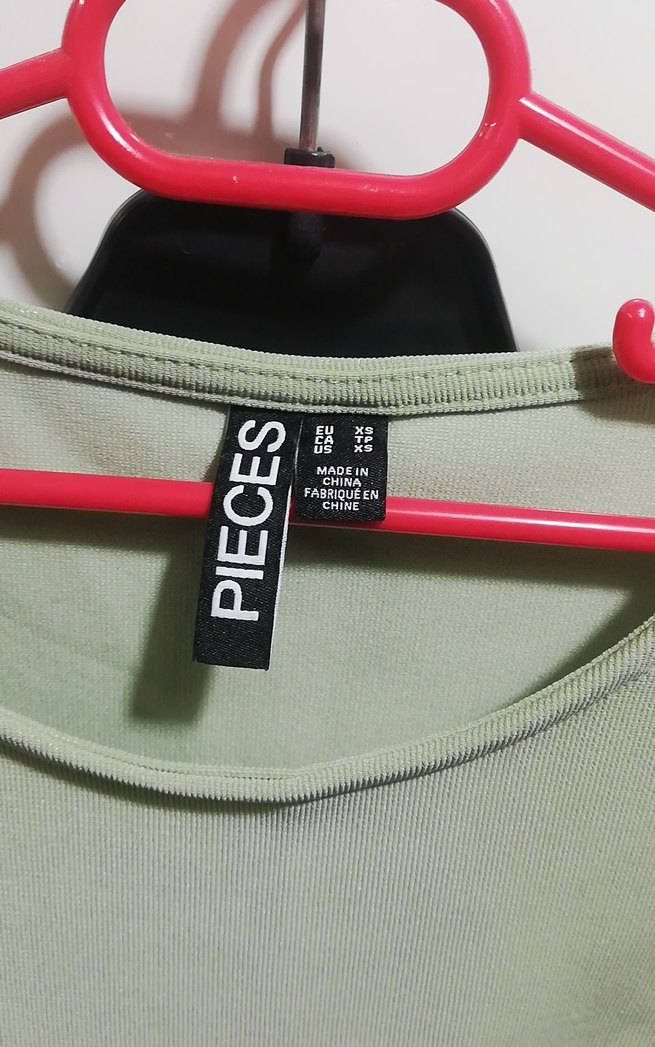 Yeşil Kemerli Kısa Atlet - Görsel 3