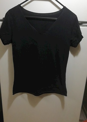 Siyah Süet V Yaka Kısa Kollu Kadın Tişört - Görsel 2