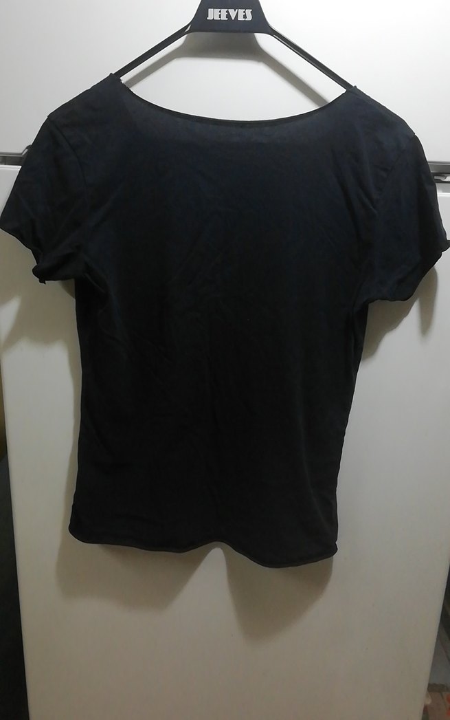 Siyah Süet V Yaka Kısa Kollu Kadın Tişört - Görsel 3