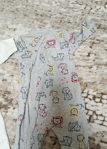 Gri Desenli ve Beyaz Erkek Bebek Tulum 2li fiyat - Görsel 3