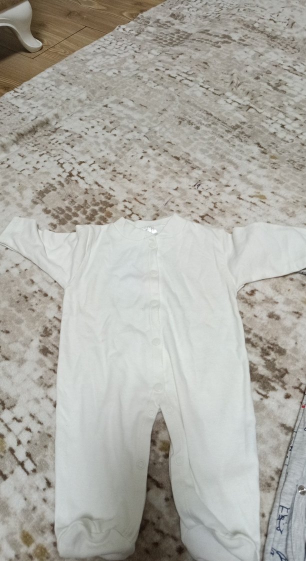 Gri Desenli ve Beyaz Erkek Bebek Tulum 2li fiyat - Görsel 2