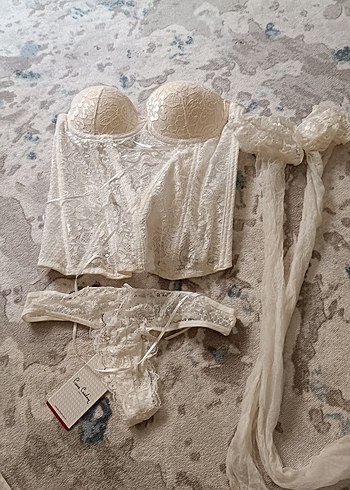 İşlemeli Beyaz Mini Bohem Büstiyer - Görsel 2