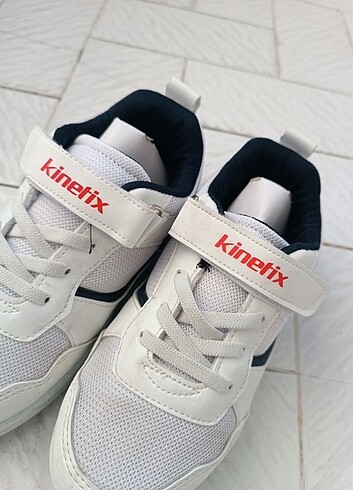 Kinetix beyaz çocuk ayakkabısı