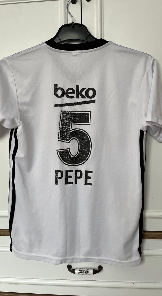 Erkek V Yaka Beyaz Baskılı Spor Forma - Görsel 3