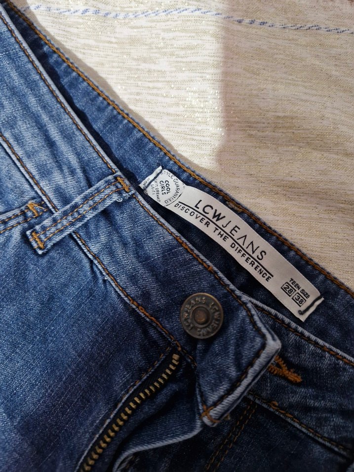 Düğmeli Mini Mavi Kot Şort - Görsel 3