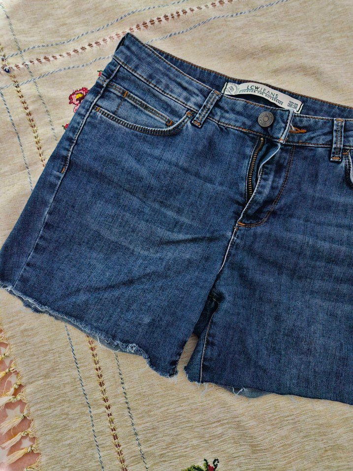 Düğmeli Mini Mavi Kot Şort - Görsel 2