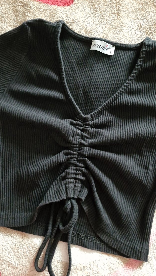 V Yaka Siyah Örgü Mini Crop Top - Görsel 2