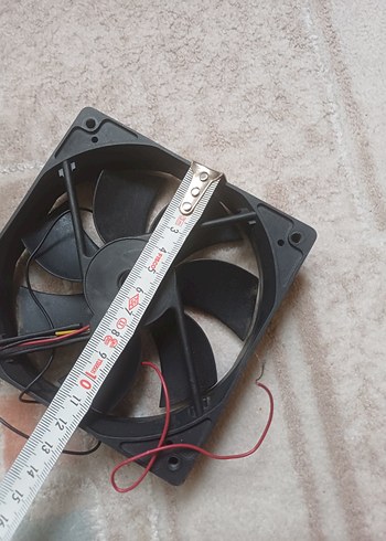 Siyah ve Gri Bilgisayar Soğutucu Fan - Görsel 3