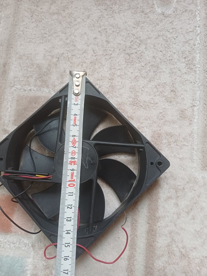 Siyah ve Gri Bilgisayar Soğutucu Fan - Görsel 2