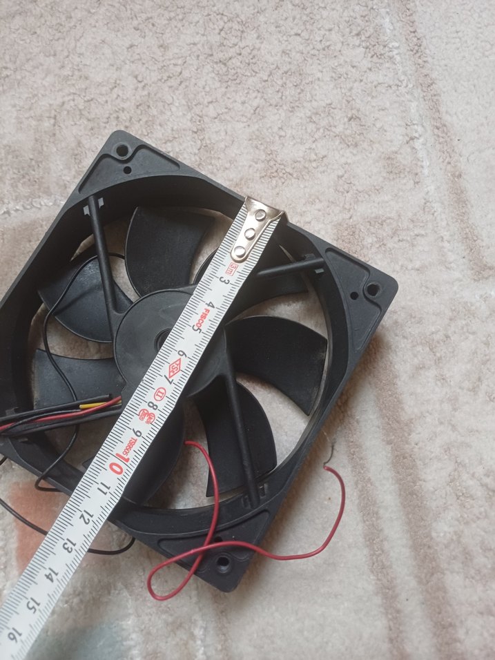 Siyah ve Gri Bilgisayar Soğutucu Fan - Görsel 3