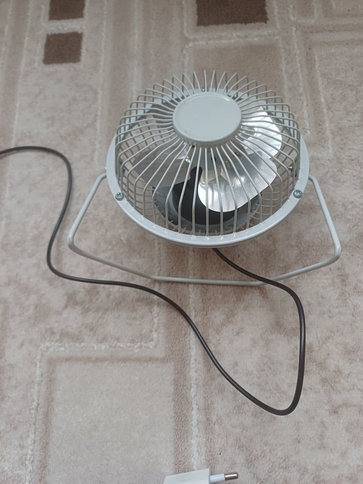 USB ile Çalışan Gri Masaüstü Vantilatör - Görsel 4