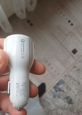 Beyaz Çift USB Telefon Araç Şarj Cihazı - Görsel 4