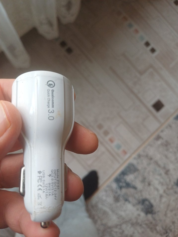 Beyaz Çift USB Telefon Araç Şarj Cihazı - Görsel 4