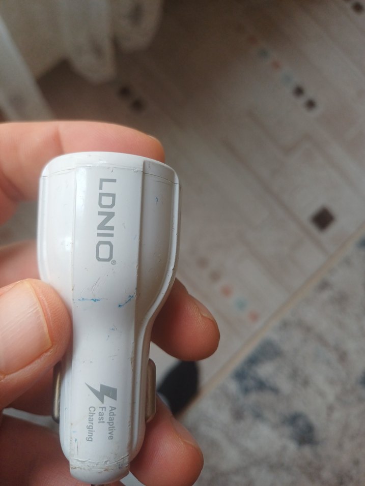 Beyaz Çift USB Telefon Araç Şarj Cihazı - Görsel 5