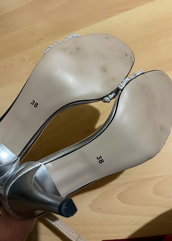 Gri Nakışlı Kadın Topuklu Sandalet - Görsel 4