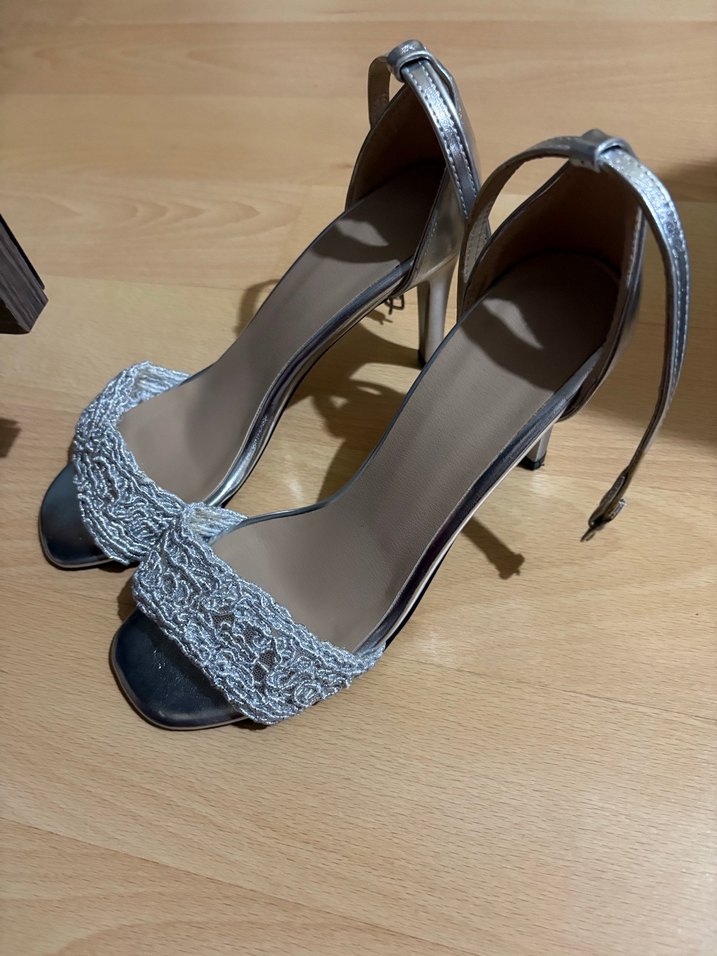 Gri Nakışlı Kadın Topuklu Sandalet - Görsel 2