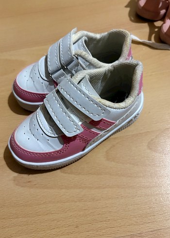 Kız Çocuk Pembe Beyaz Cırt Cırtlı Spor Ayakkabı - Görsel 3
