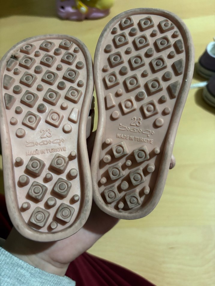 Kız Çocuk Pembe Kauçuk Tokalı Terlik - Görsel 3