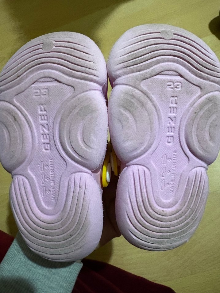 Kız Çocuk Renkli Gezer Bantlı Terlik - Görsel 3