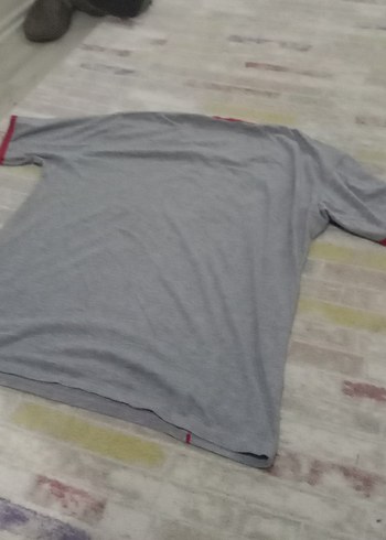 Gri V Yaka Erkek Spor Tişörtü - Görsel 6