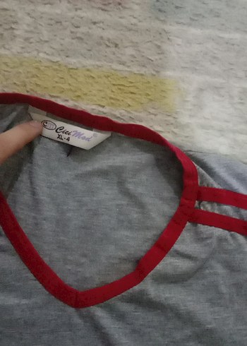 Gri V Yaka Erkek Spor Tişörtü - Görsel 5