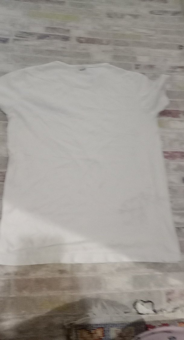 Gri Yıldız Baskılı Beyaz Tişört - Görsel 5