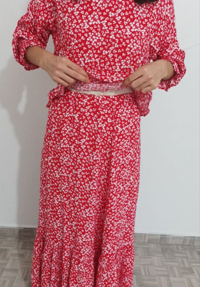 Dantel Detaylı Uzun kırmızı Desenli Elbise - Görsel 3