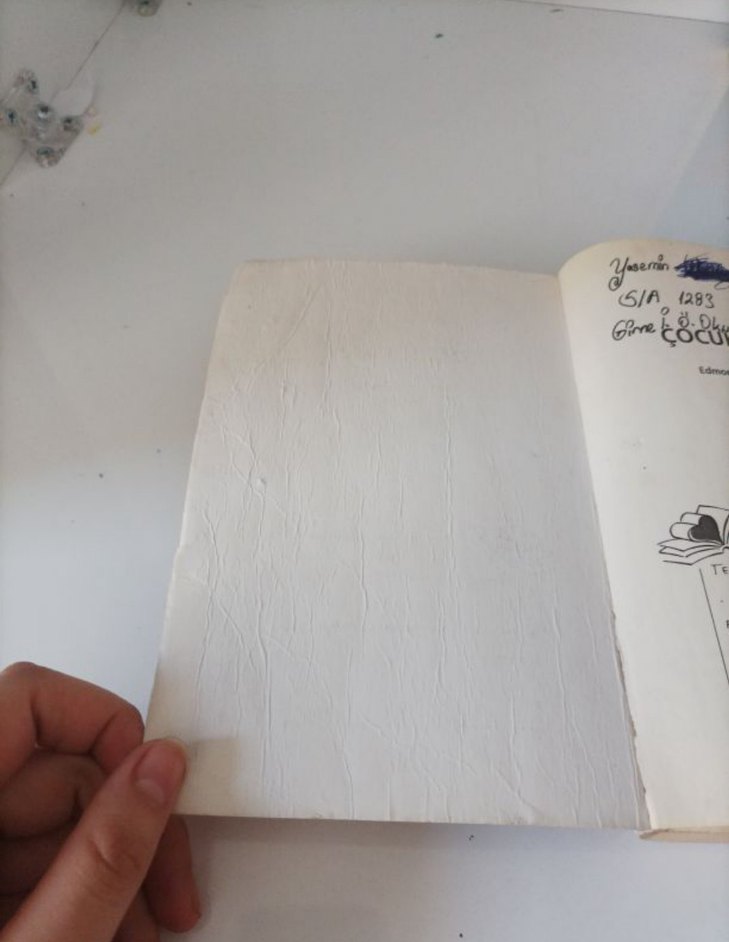 Çocuk Kalbi ve Gizemli Okul Romanı - Görsel 3