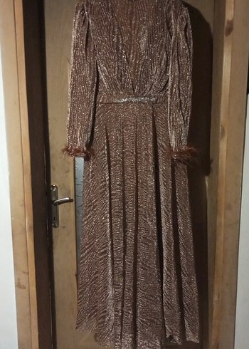 Kahverengi Uzun Kadın Abiye Elbise sadece iki kez giyildi - Görsel 3