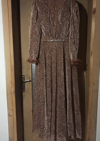 Kahverengi Uzun Kadın Abiye Elbise sadece iki kez giyildi - Görsel 2