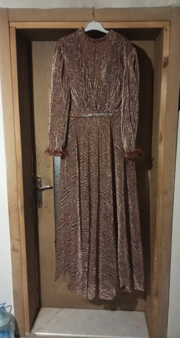 Kahverengi Uzun Kadın Abiye Elbise sadece iki kez giyildi - Görsel 3