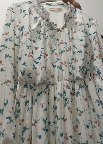 Beyaz Çiçek Desenli Uzun Bohem Elbise - Görsel 4