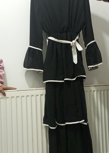 Uzun Siyah Fırfırlı Ofis Elbisesi - Görsel 2