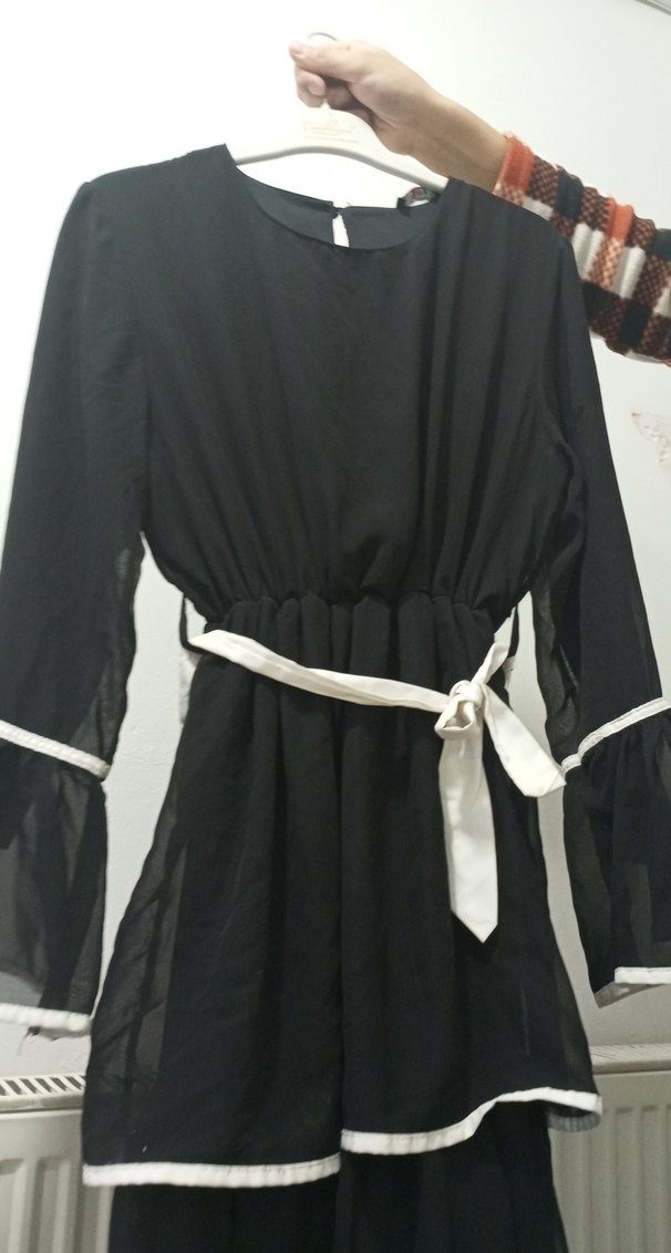 Uzun Siyah Fırfırlı Ofis Elbisesi - Görsel 4