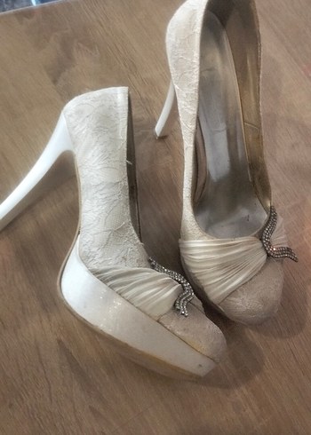 Dantel Detaylı Beyaz Stiletto Gelin Ayakkabısı - Görsel 2