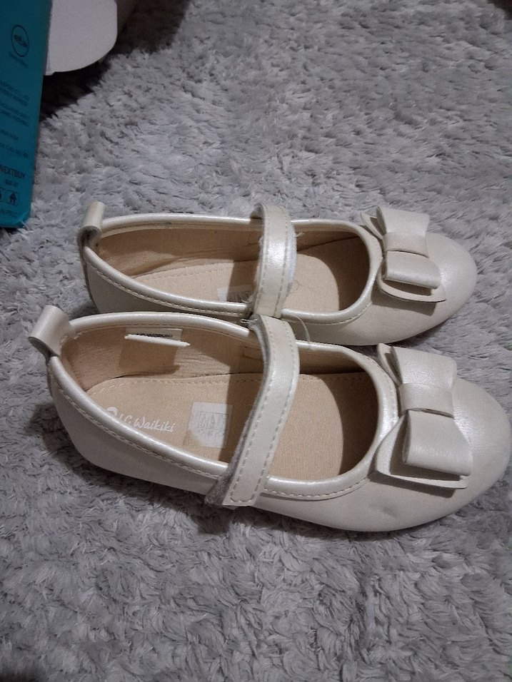 Kız Çocuk Beyaz Tokalı Babet Ayakkabı - Görsel 2