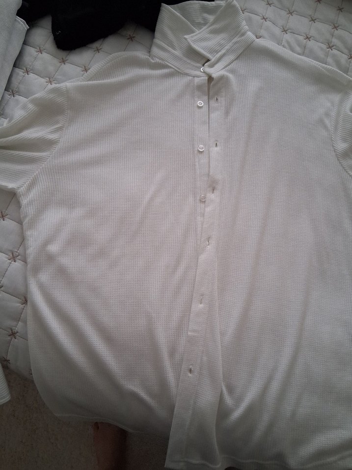 Düğmeli Beyaz yumsak Kadın Gömlek - Görsel 2