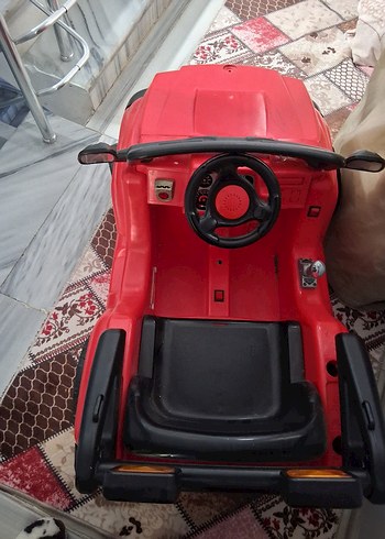 Kırmızı Elektrikli Binilebilir Araba - Görsel 3