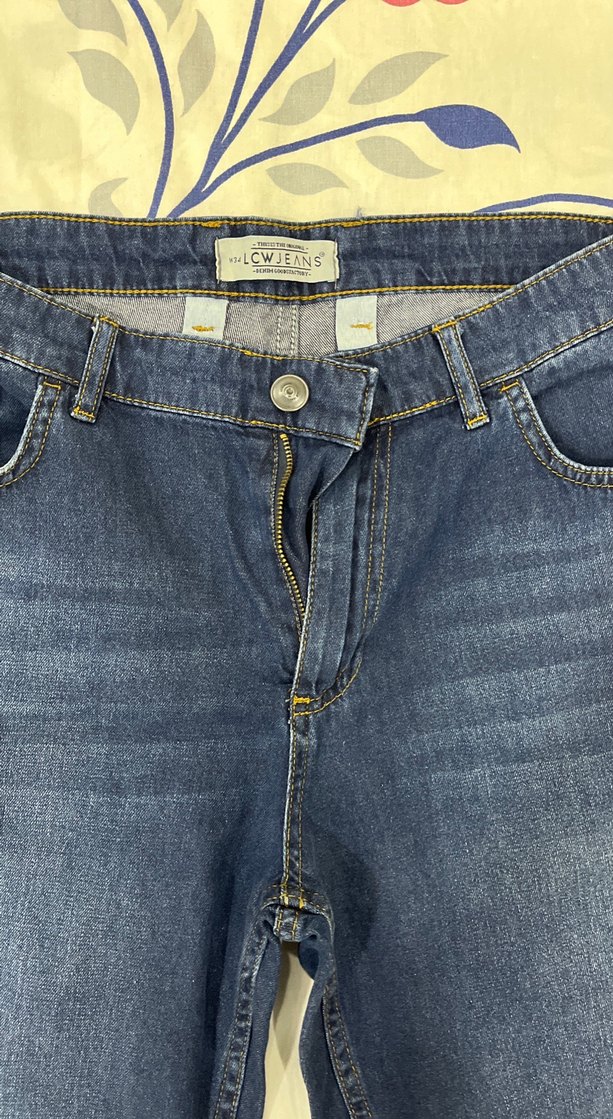 Kadın Mavi Koyu Renk Düğmeli Kot Şort - Görsel 2