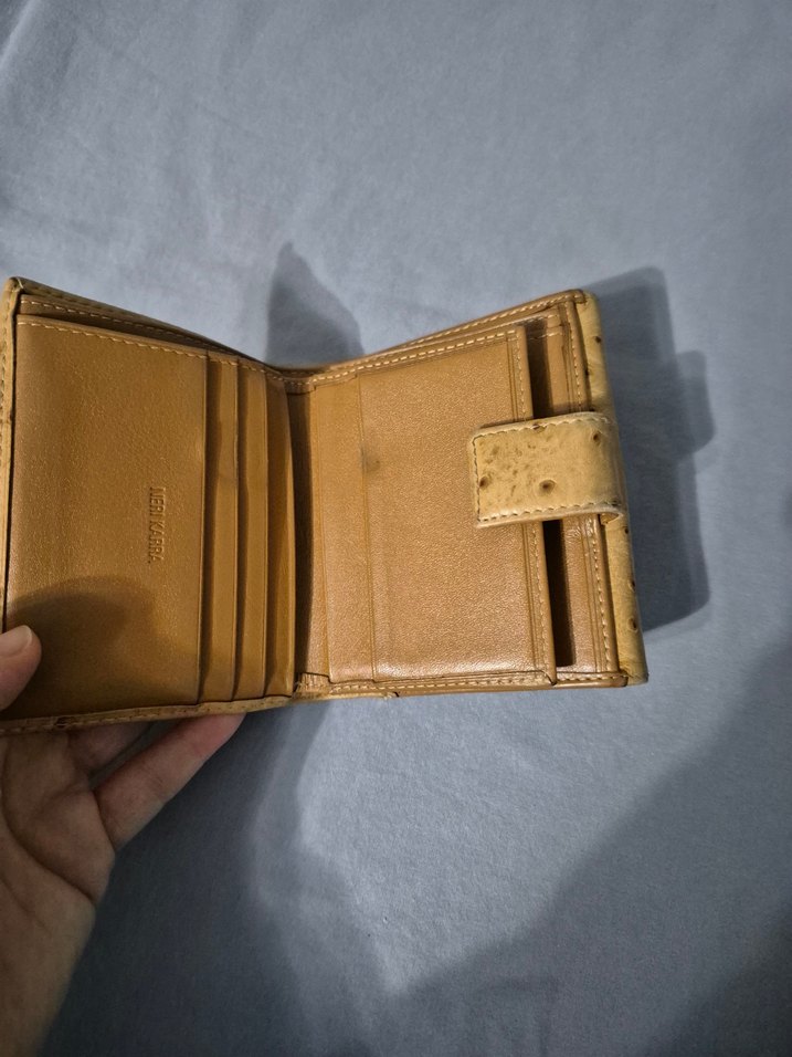 Bej Deri Kadın Cüzdanı Tokalı tavuskuşu derisidir - Görsel 3