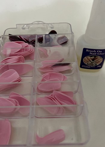 Pastel Pembe Tırnak Süsleri ve Yapıştırıcı Seti - Görsel 5