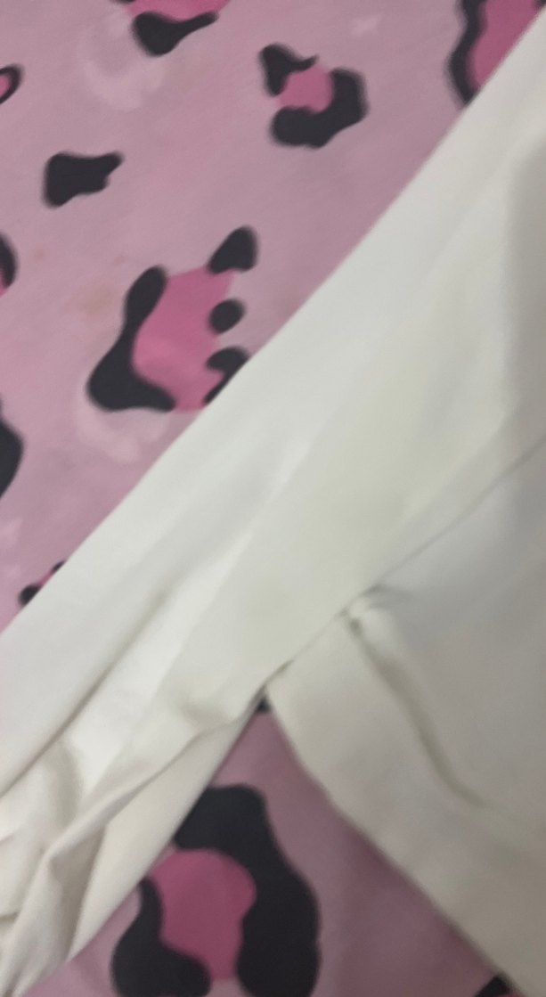 Pamuklu Beyaz Fırfırlı V Yaka Bluz - Görsel 3