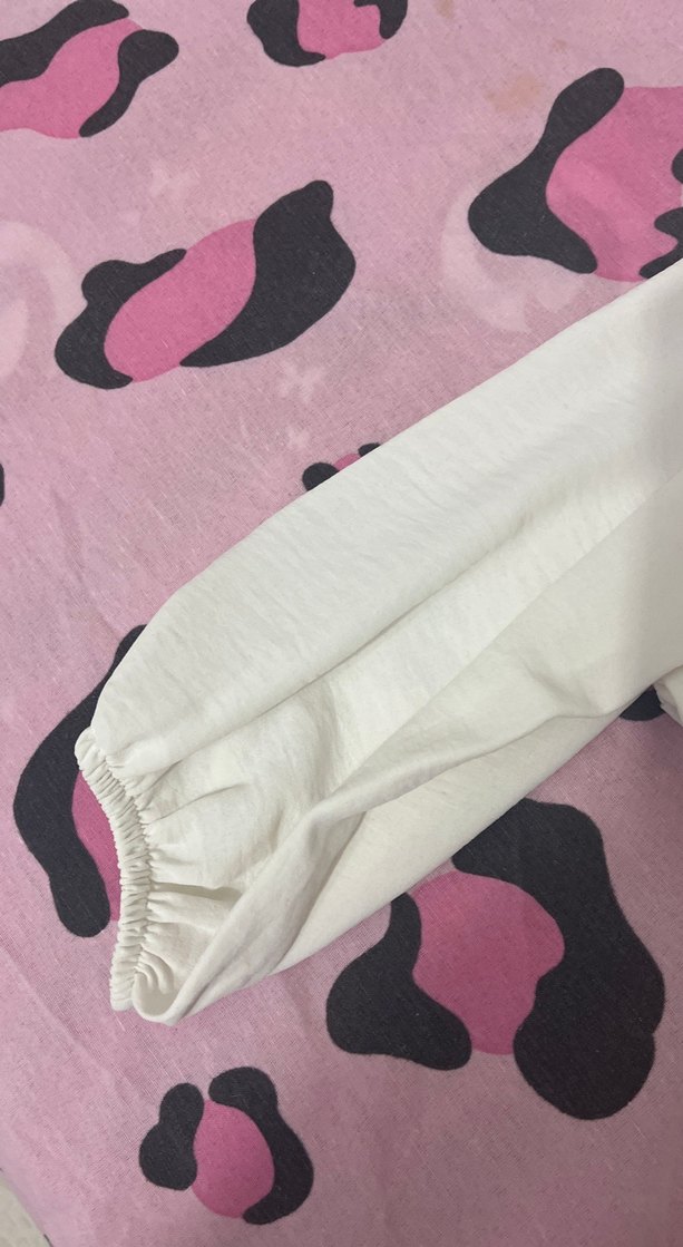 Pamuklu Beyaz Fırfırlı V Yaka Bluz - Görsel 4