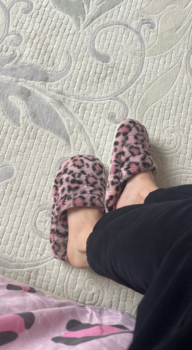 Pembe Zebra Desenli Tüylü Kadın Terlik - Görsel 3