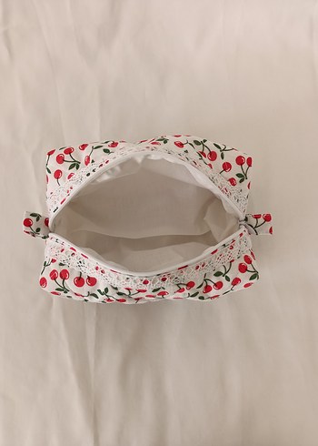 Kiraz Desenli Makyaj Çantası - Görsel 3