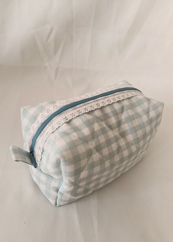 Kapitoneli,mavi ekose desenli,dantel detaylı makyaj çantası - Görsel 3