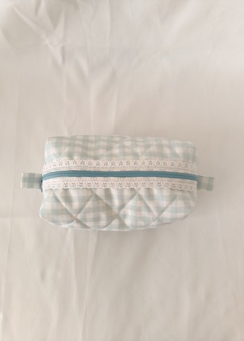 Kapitoneli,mavi ekose desenli,dantel detaylı makyaj çantası - Görsel 2